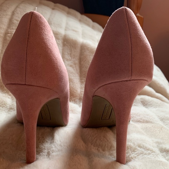 Heels✨ - Picture 3 of 4